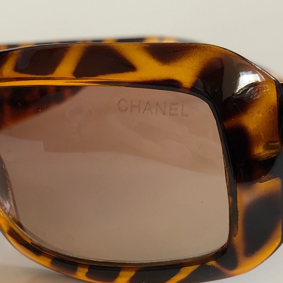 Chanel Sunglasses 🕶💕 - Picture 4 of 7